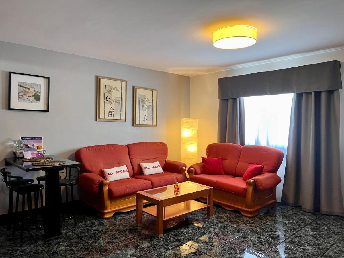 Apartamentos Dalia Vecindario  Bagian luar foto